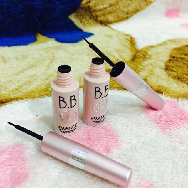 kẻ mắt nước BB ESSANCE