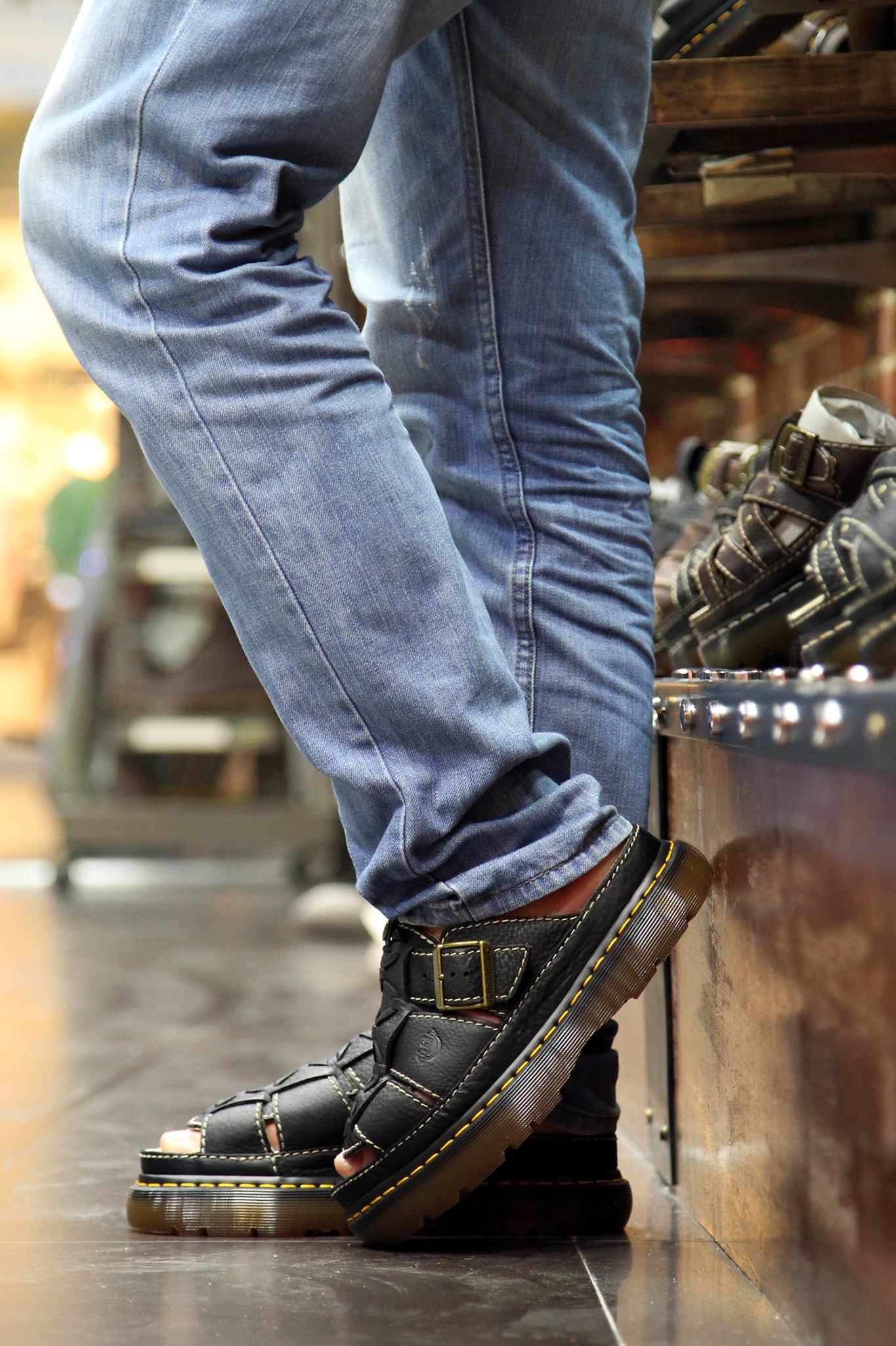 [HCM][ Lương về ] Dr.martens 2014 chính hãng thái lan [ free ship ] bảo hành 24 tháng
