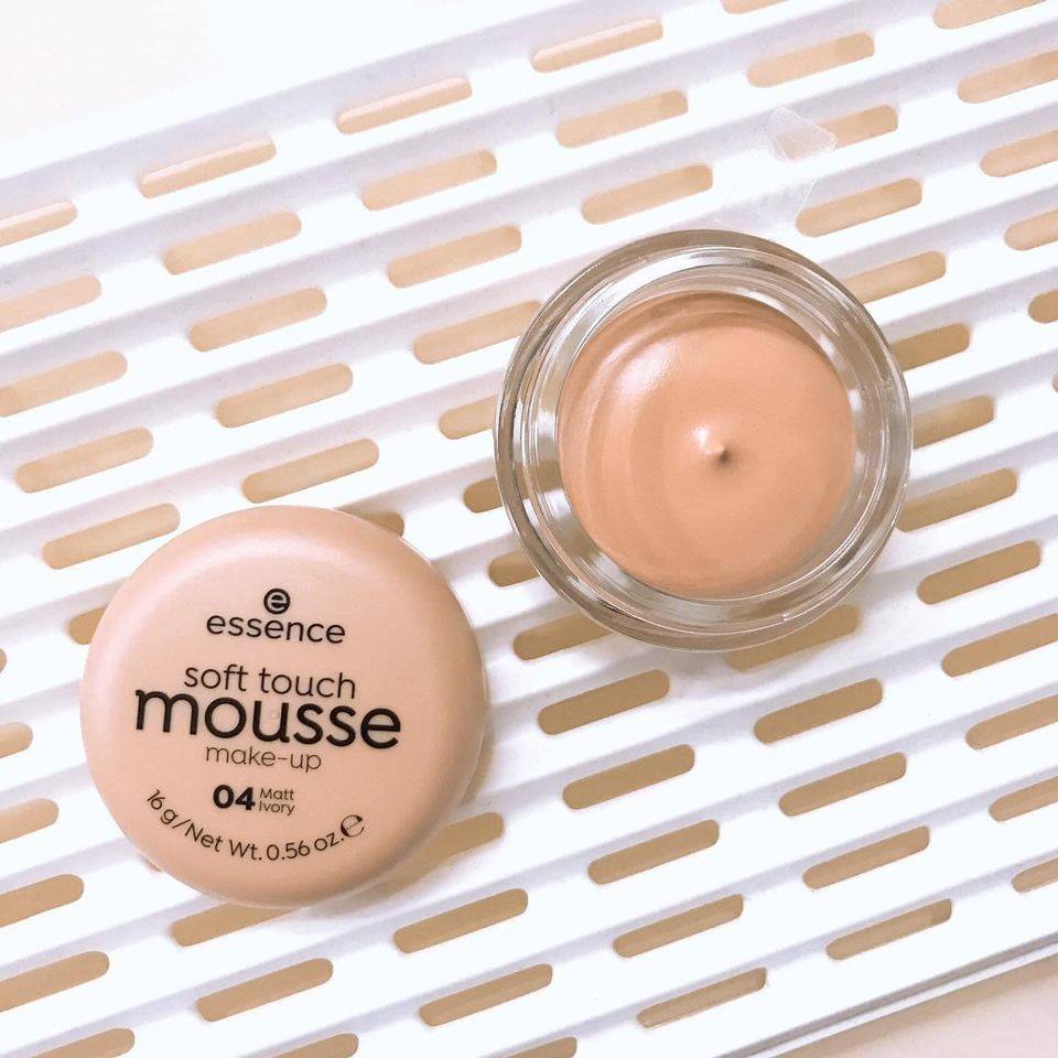 Phấn tươi Đức Essence Soft touch Mousse Make Up - Nội địa Đức