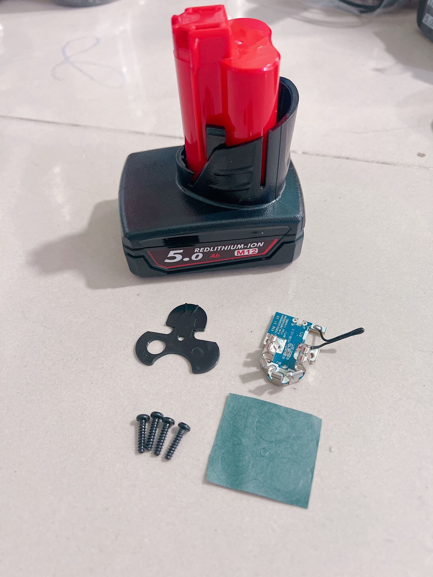 vỏ mạch pin Milwaukee 12v