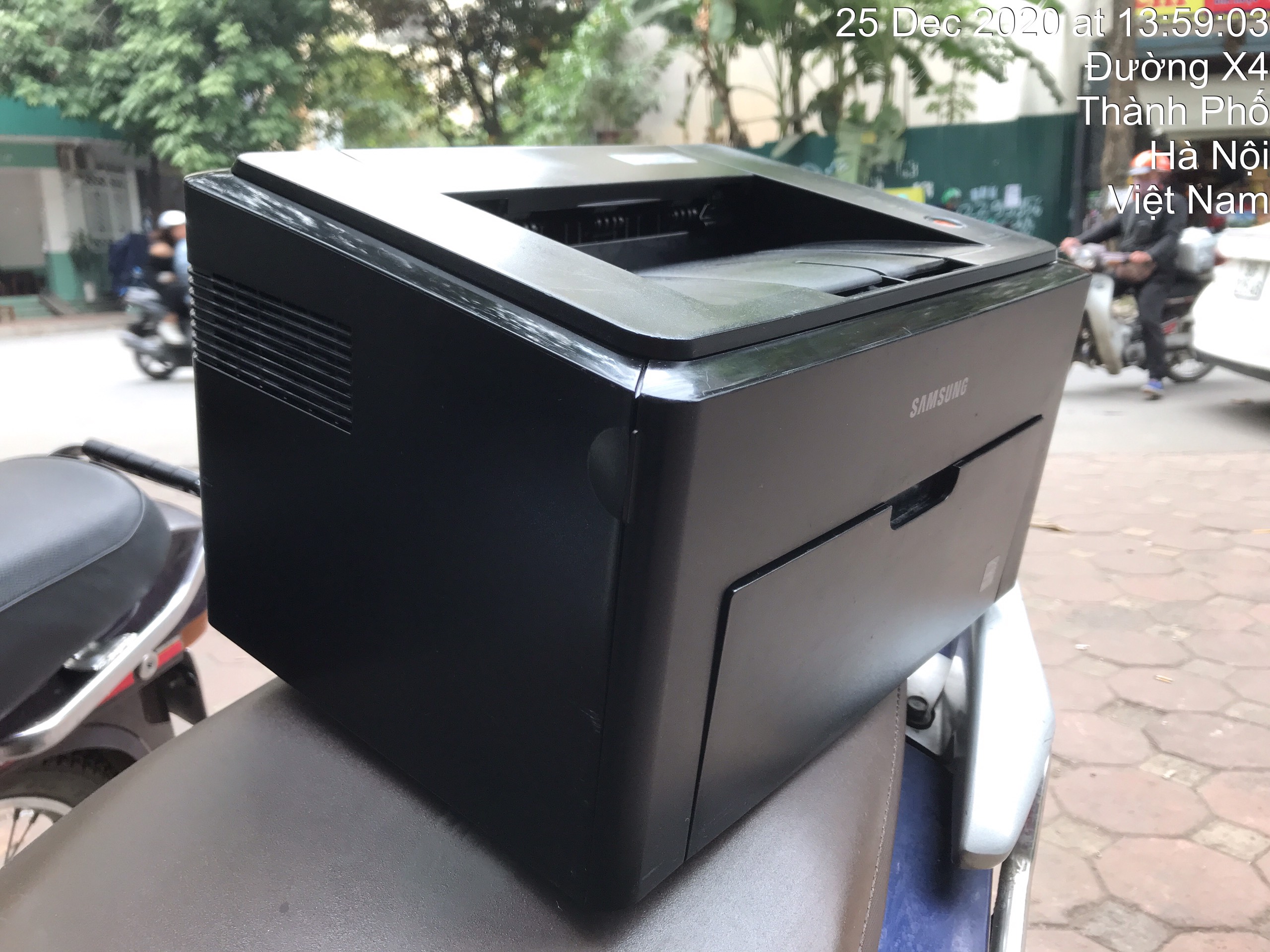 Máy in Samsung ML - 1640 .Đã Qua Sử Dụng. ( Tặng kèm hộp mực , dây nguồn , dây usb mới )