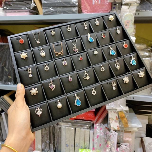 Khay đựng mặt dây chuyền