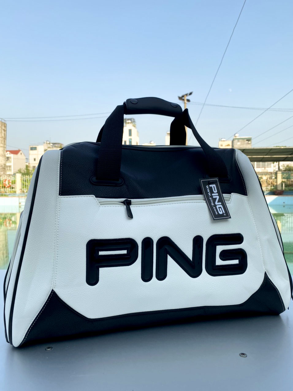 Túi Đựng Quấn Áo Golf Nam Nữ PING Chất Liệu Da Bò Hạt Sần Cao Cấp Kháng NướcTốt, Dễ Vệ Sinh, Có Ngăn Để Giày. túi gôn