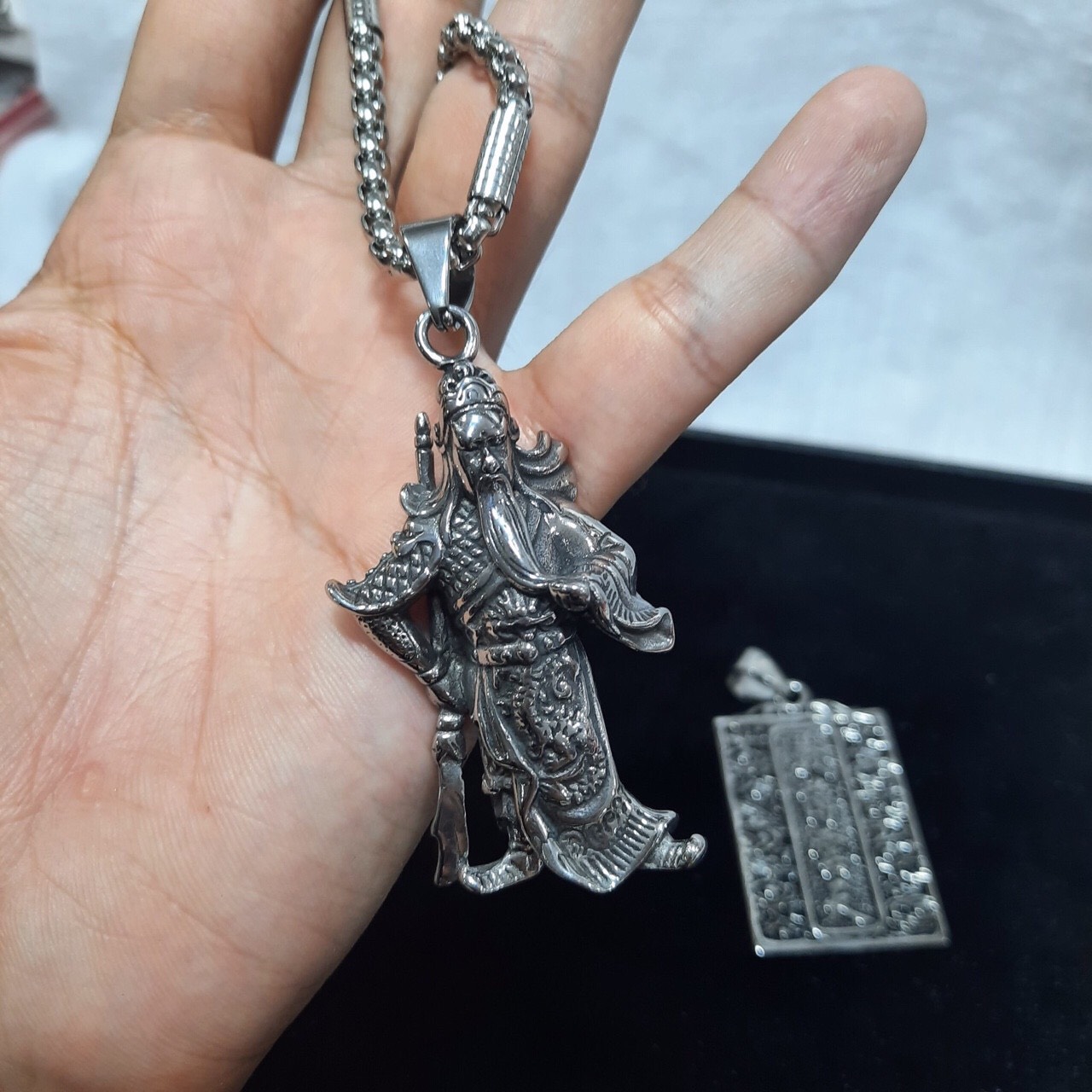 Mặt dây chuyền hình quang công bao chất - caraven silver