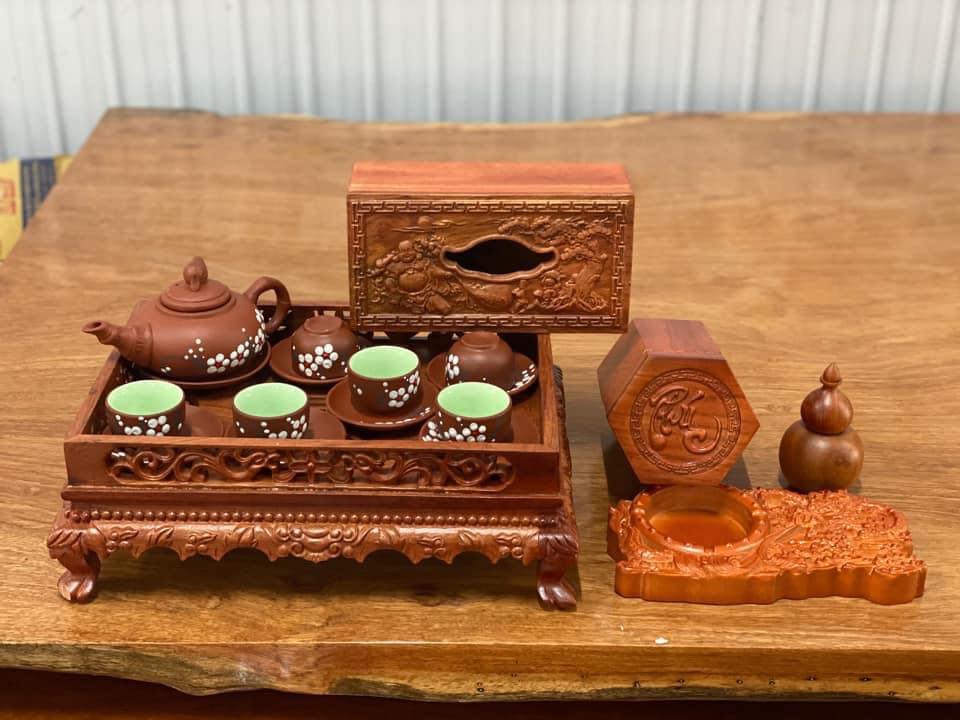 Khay trà chân quỳ gỗ Hương 38x28cm