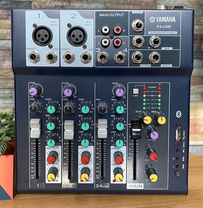 (Loại 1) Mixer F4 Pro. Được Cái Tiến Hơn Mixer Đời Cũ , Âm Thanh Cực Hay , Tích Hợp Màn Hình Hiển Thị 16 vang số chuyên nghiệp