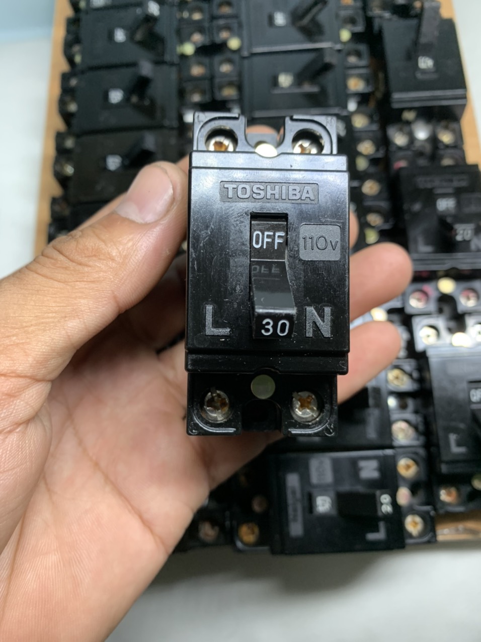 CB cóc hàng bãi Nhật điện áp 110V chất lượng