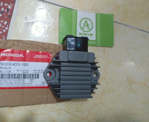 Sạc xe tay ga Dylan cao cấp