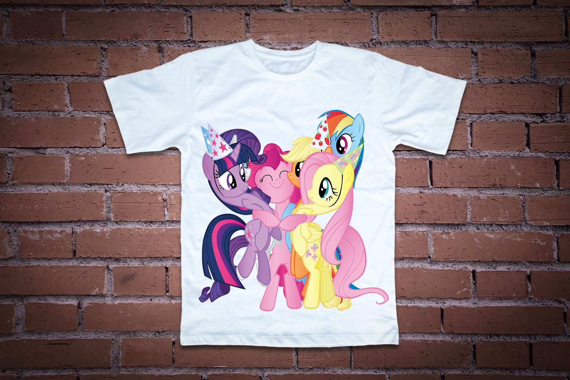 Áo thun in hình pony nhiều con ôm nhau