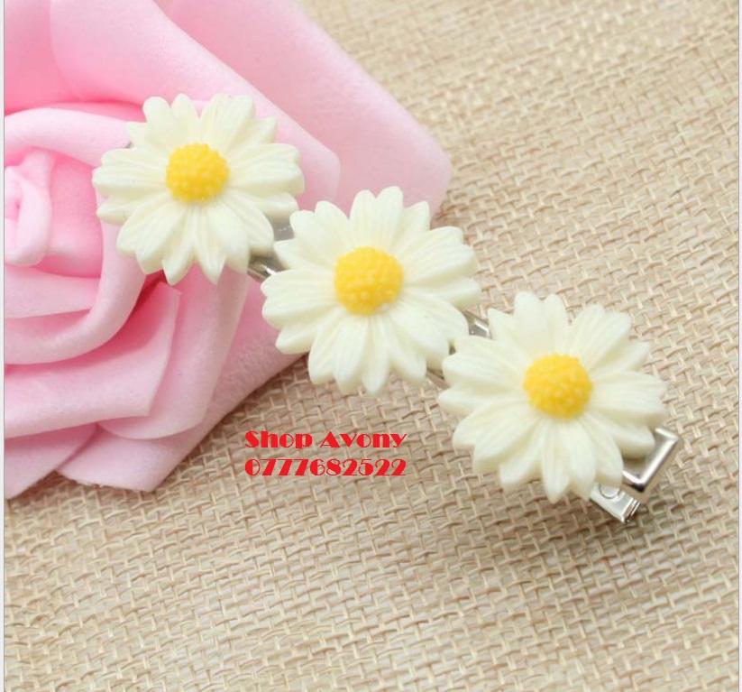 2 Kẹp tóc đính hoa cúc trắng