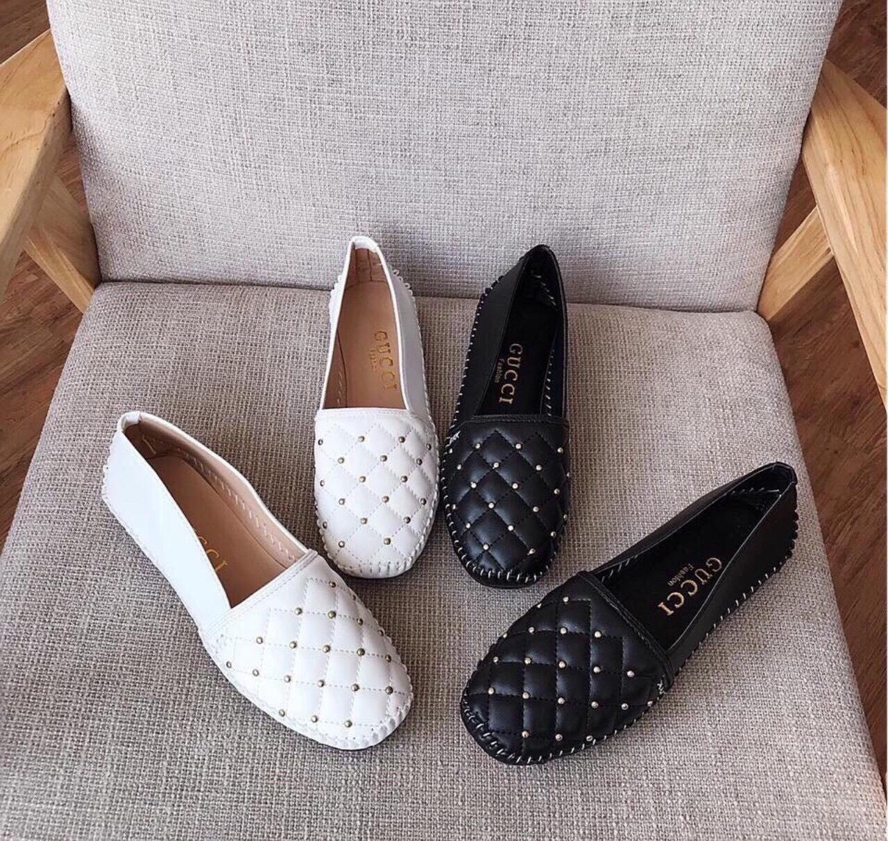 GIÀY LƯỜI NỮ , SLIP ON ĐINH TÁN DA MỀM ĐẾ DẺO CỰC DỄ ĐI HOT HIT CỰC KÌ