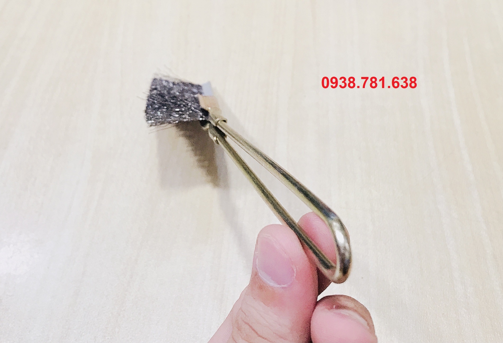 Bàn Chải Cán Sắt Đầu Thẳng Sợi Thép