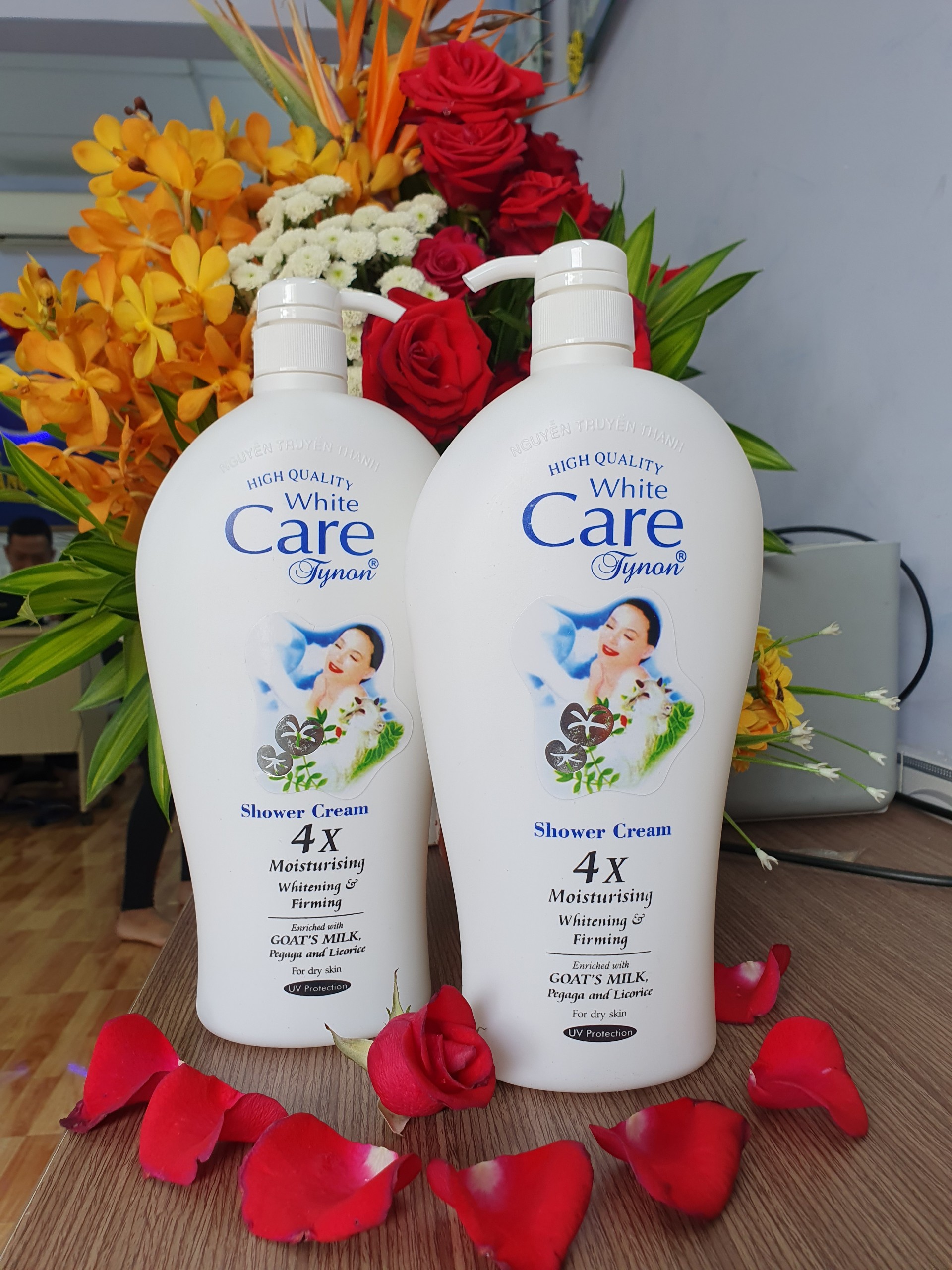 Combo 2 chai sữa tắm White Care Tynon 1.2L
