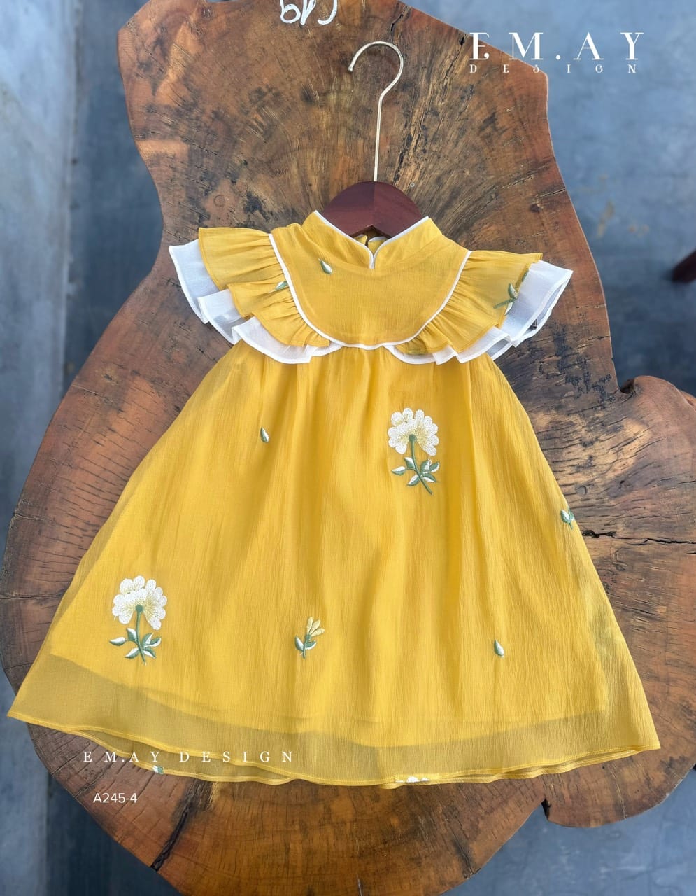 Đầm dáng sườn xám đẹp cho bé gái size 20-30kg chất gấm hoa