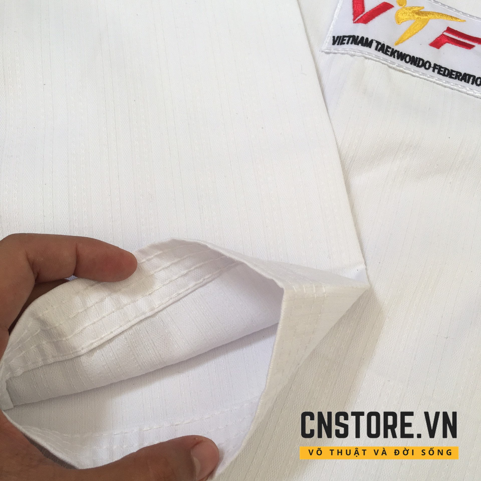 Võ Phục Taekwondo Cổ Đỏ Đen Giá Rẻ