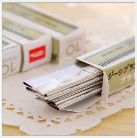 Combo 2 Boxes of 20 Eyebrow Razor Blades, Pencil Sharpeners