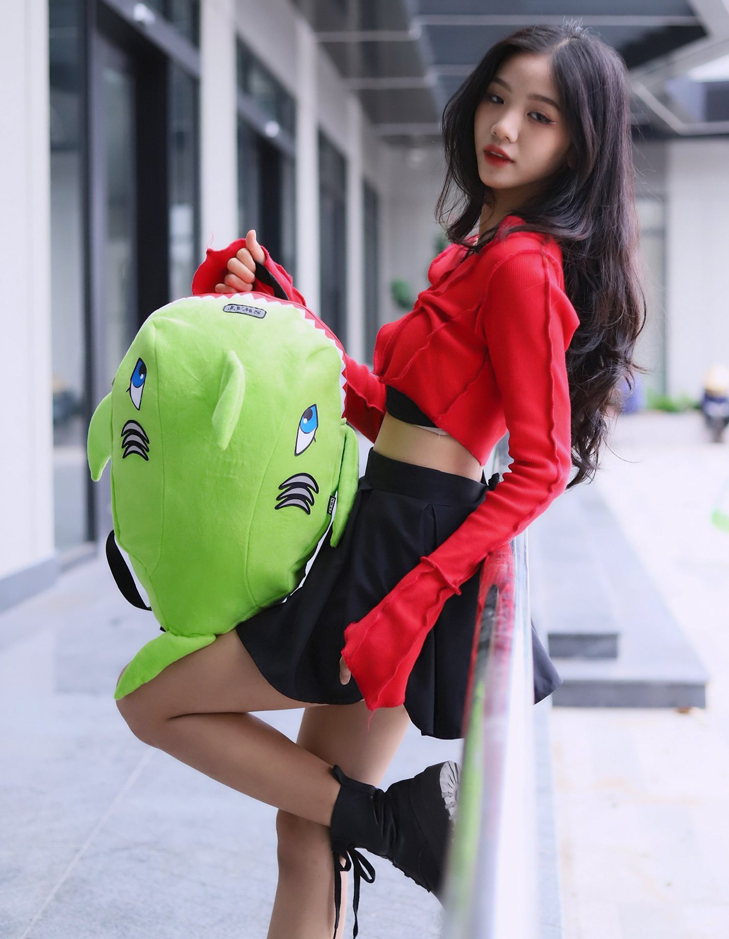 Balo cá mập nhung siêu dễ thương