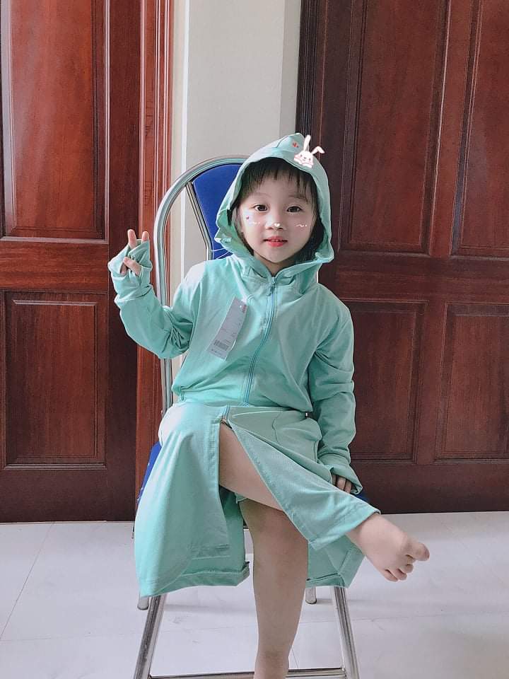 Áo choàng nắng thông hơi cho bé