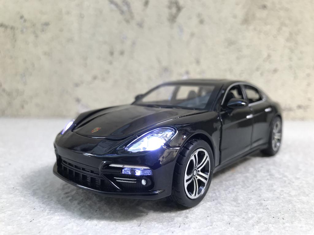 Mô hình xe ô tô Porsche Panamera 1:32