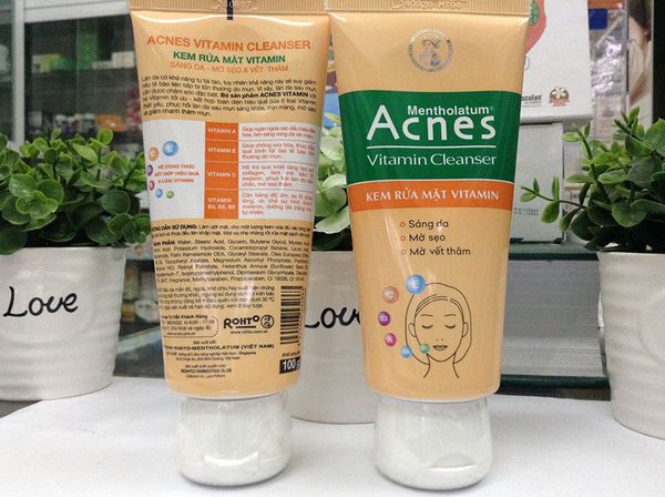 Kem rửa mặt Acnes  Vitamin Cleanser 100g
