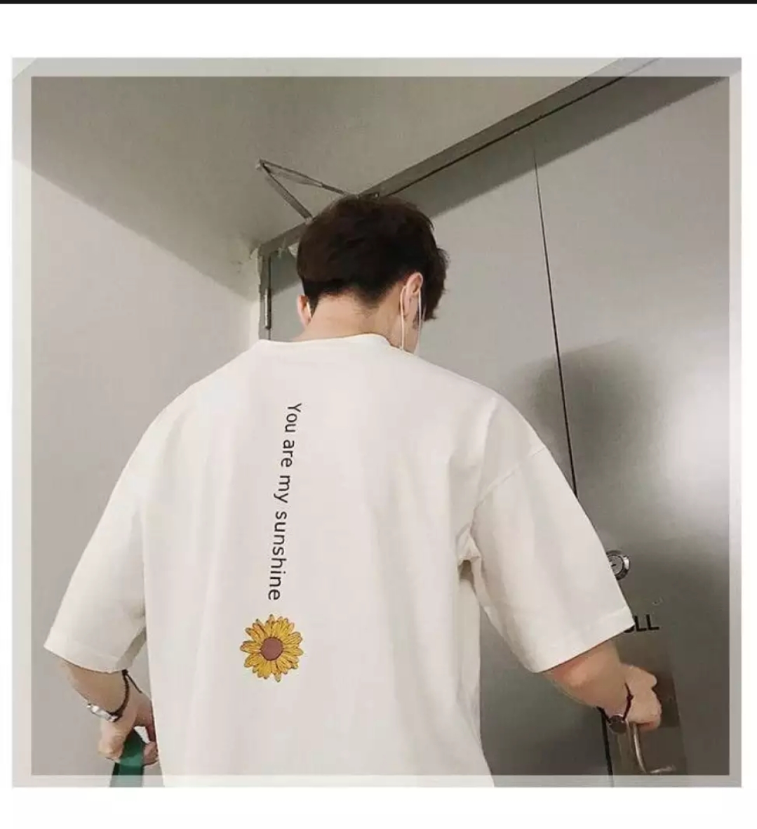 [HCM]Áo thun nam nữ form rộng hàn quốc in hình Hoa Cúc Kèm Chữ Dọc sau lưng dễ thương vải dày mịn mát