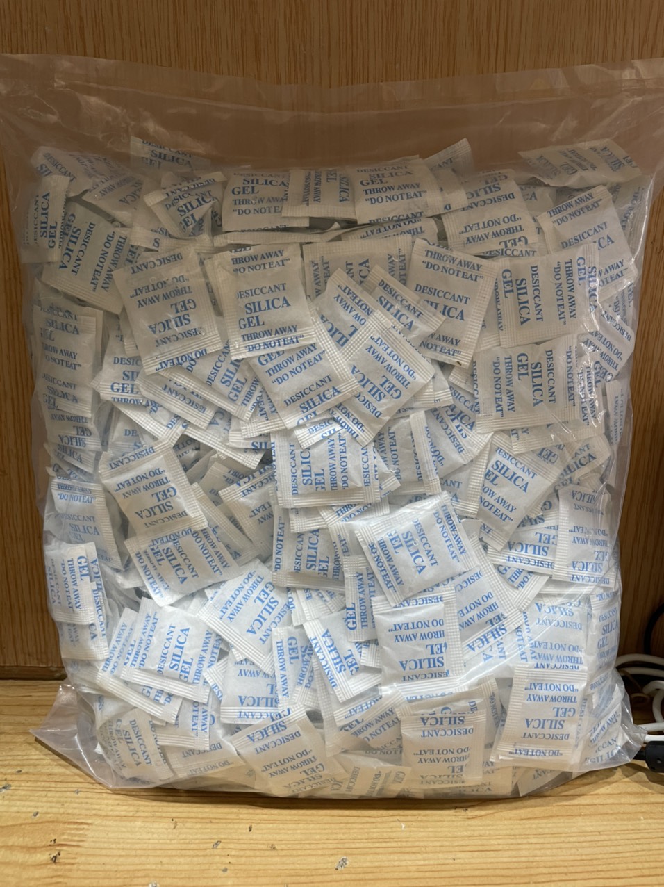 Gói hút ẩm loại 1gr xanh(1kg)(giá sỉ)