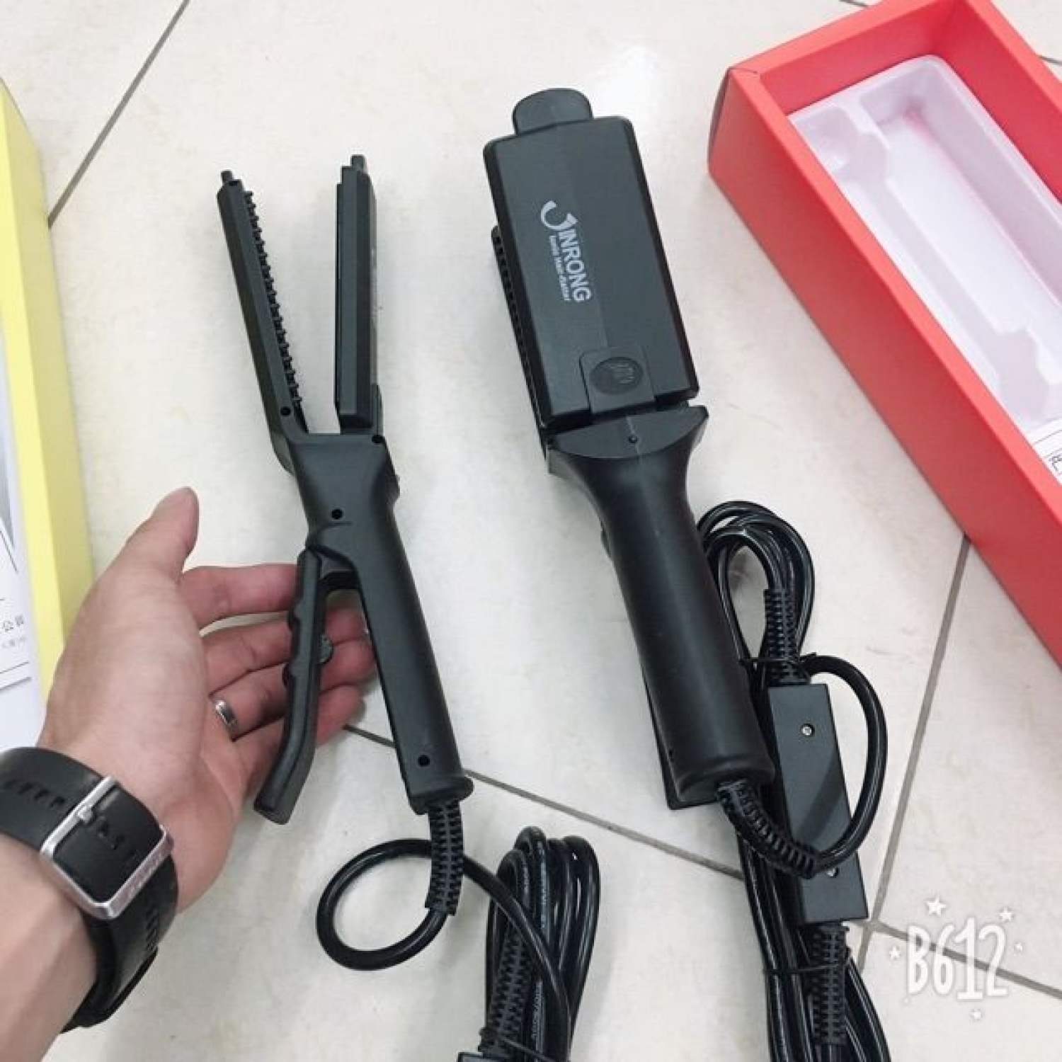 Máy là duỗi kẹp tóc tay cầm dạng kìm