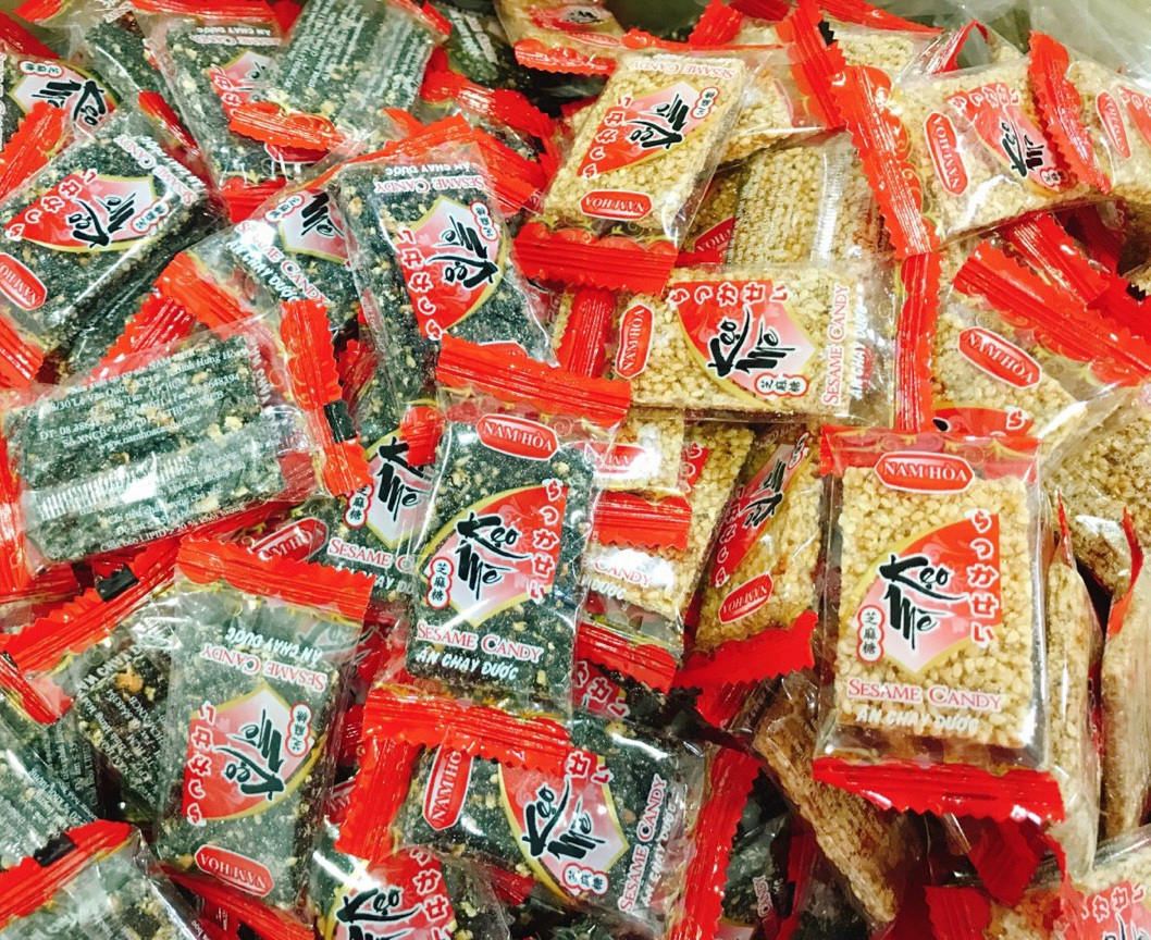 500g kẹo mè trắng/mè đen mix vị thơm, giòn nam hòa-bánh kẹo ăn vặt - đồ ăn vặt - mứt tết-tết- sản phẩm tết - tết 2023-tết quý mão -quà tết