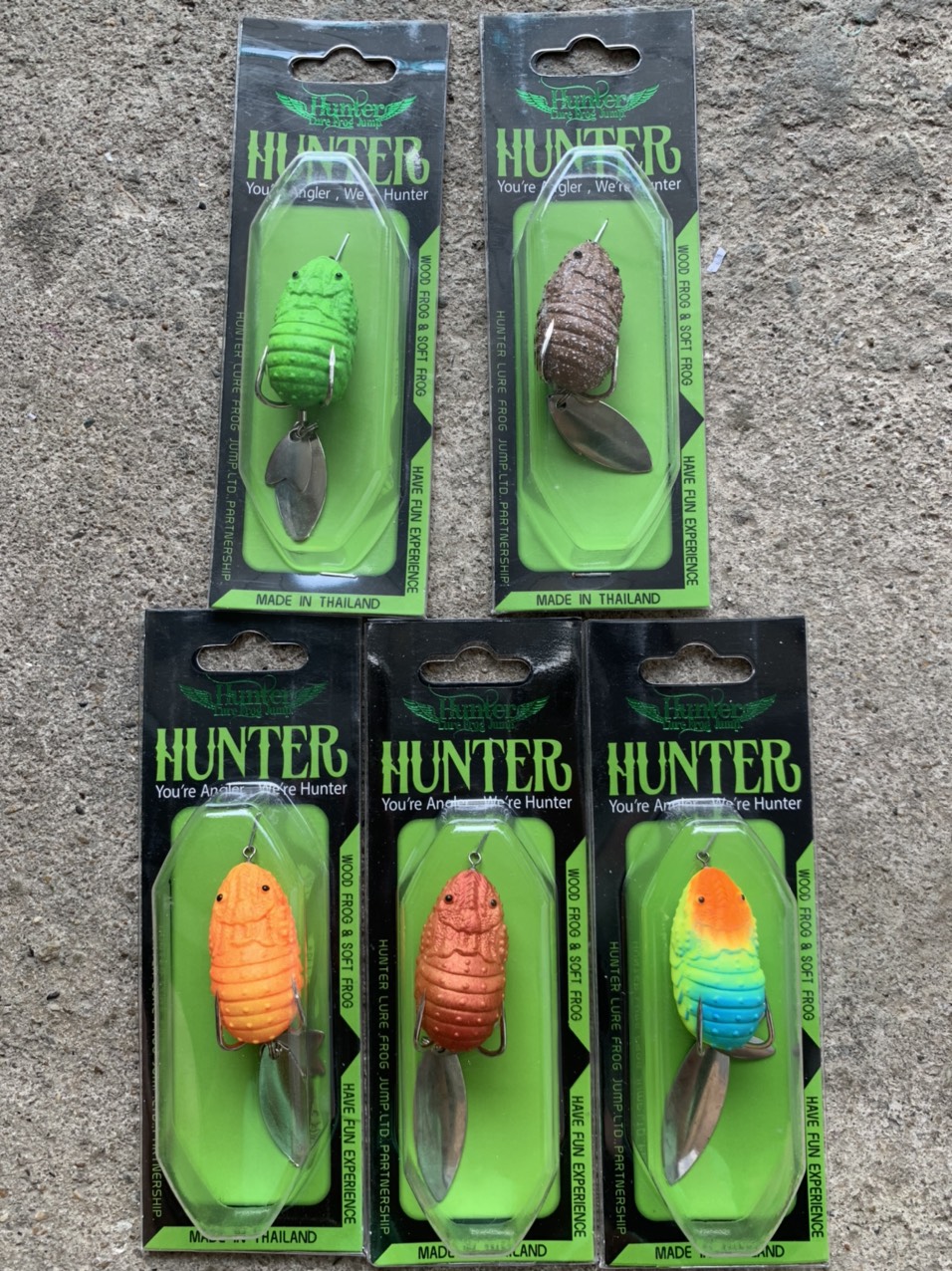 nhái giả , mồi hunter V4 ( mồi giả có thìa rẽ nước sống động)