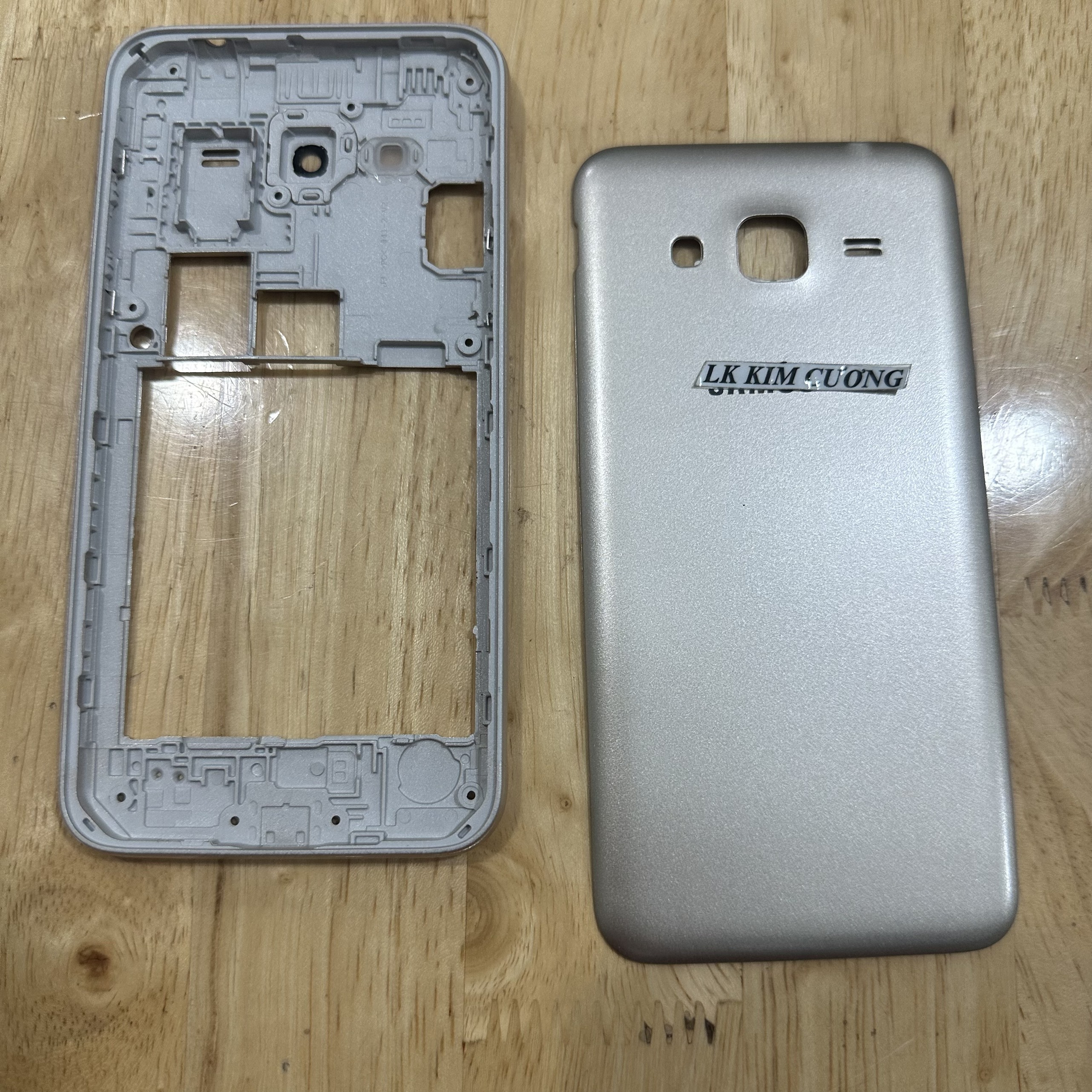 Bộ vỏ samsung j320