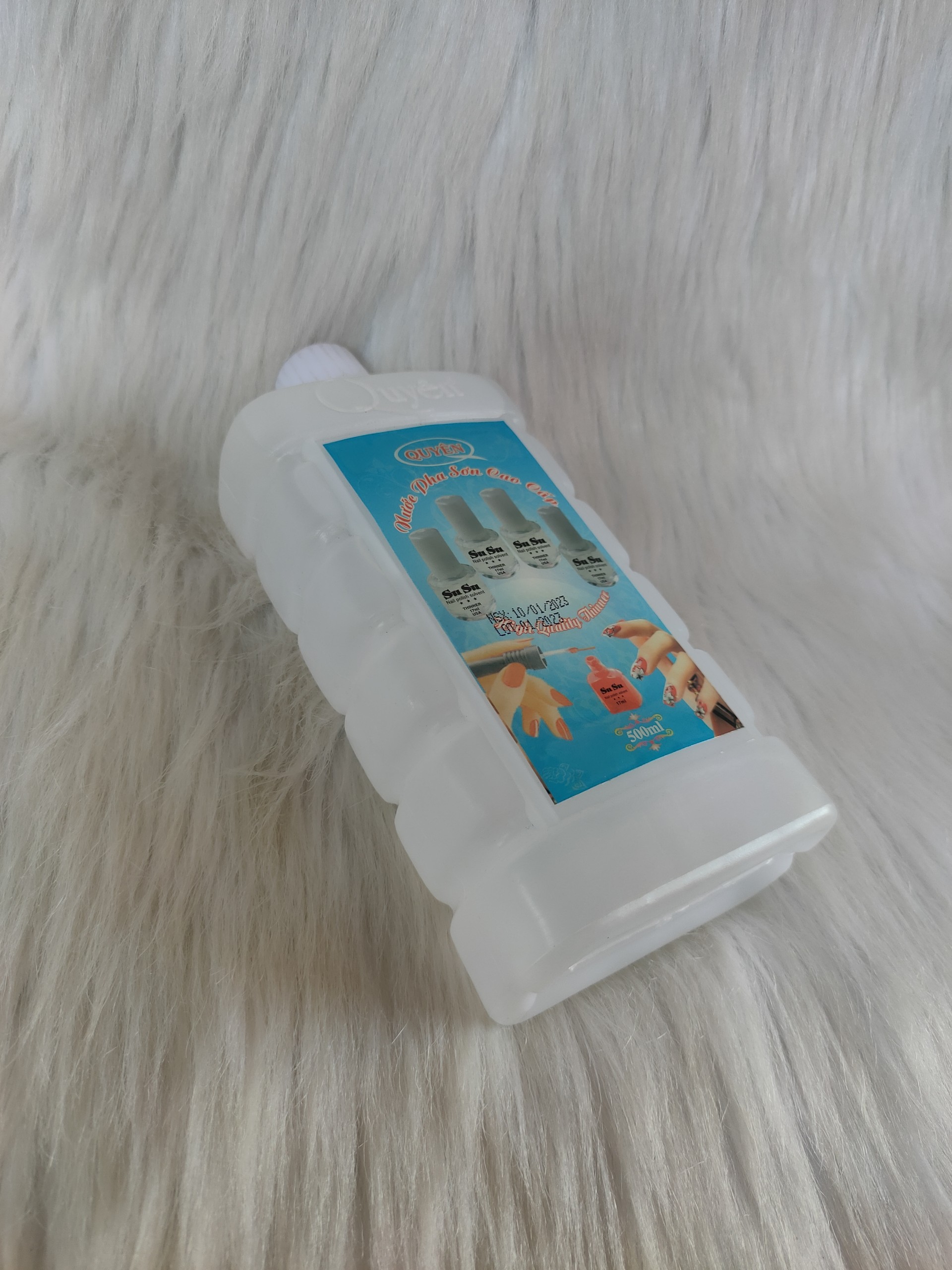 Nước pha sơn móng tay Quyên