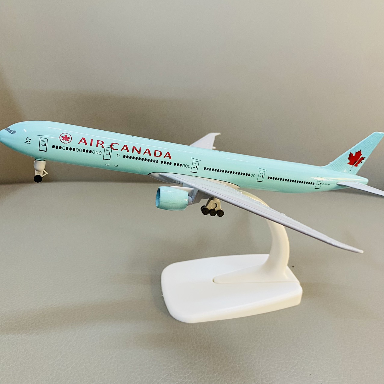 Mô hình máy bay air canada có bánh xe chuẩn đẹp 20cm fullbox
