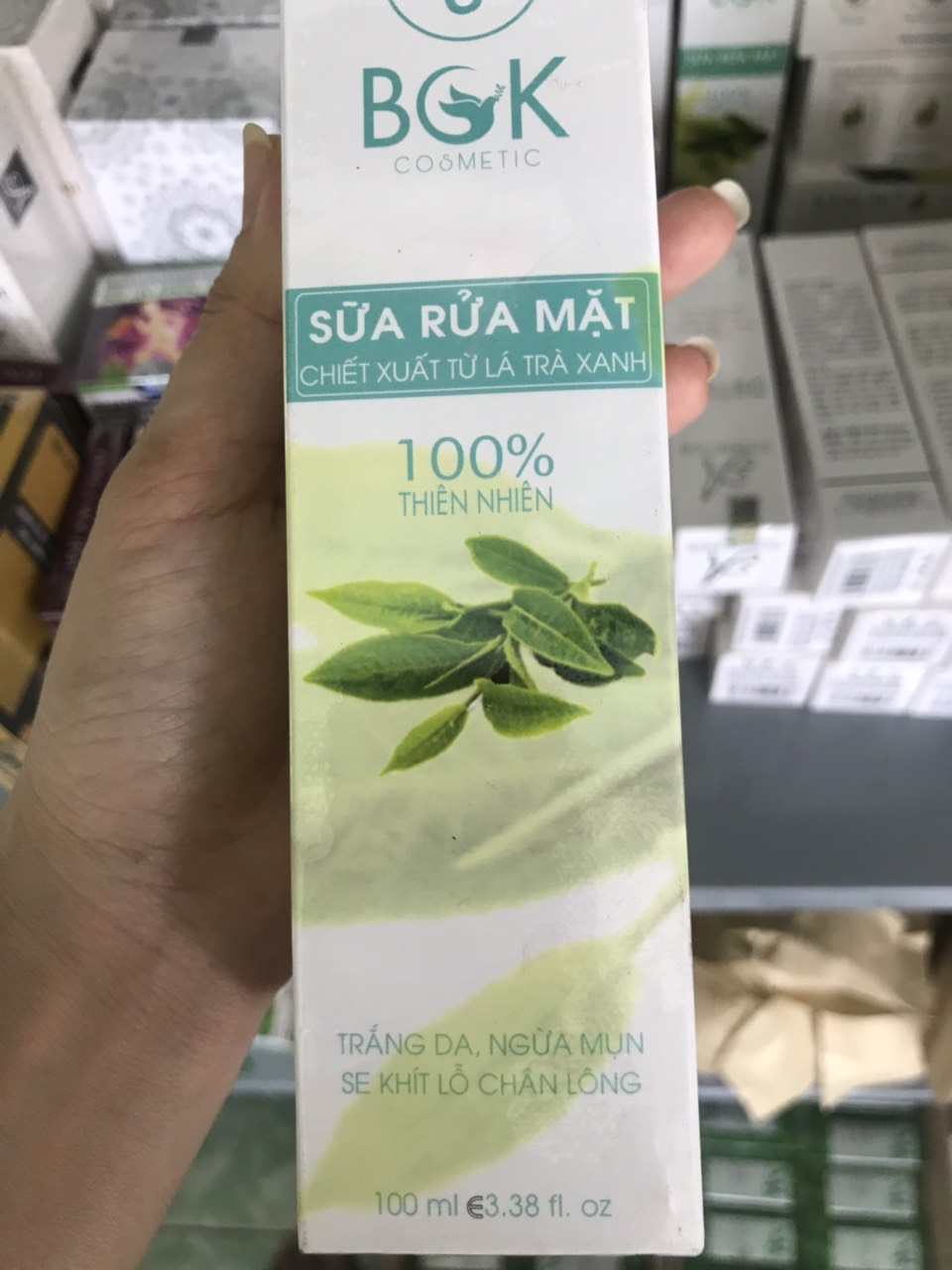 Sữa rửa mặt trắng da ngừa mụn se khít lỗ chân lông