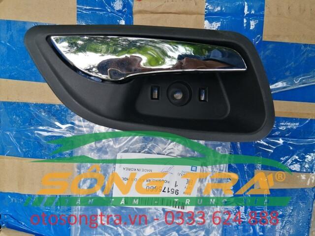 Tay mở cửa trong chevrolet cruze