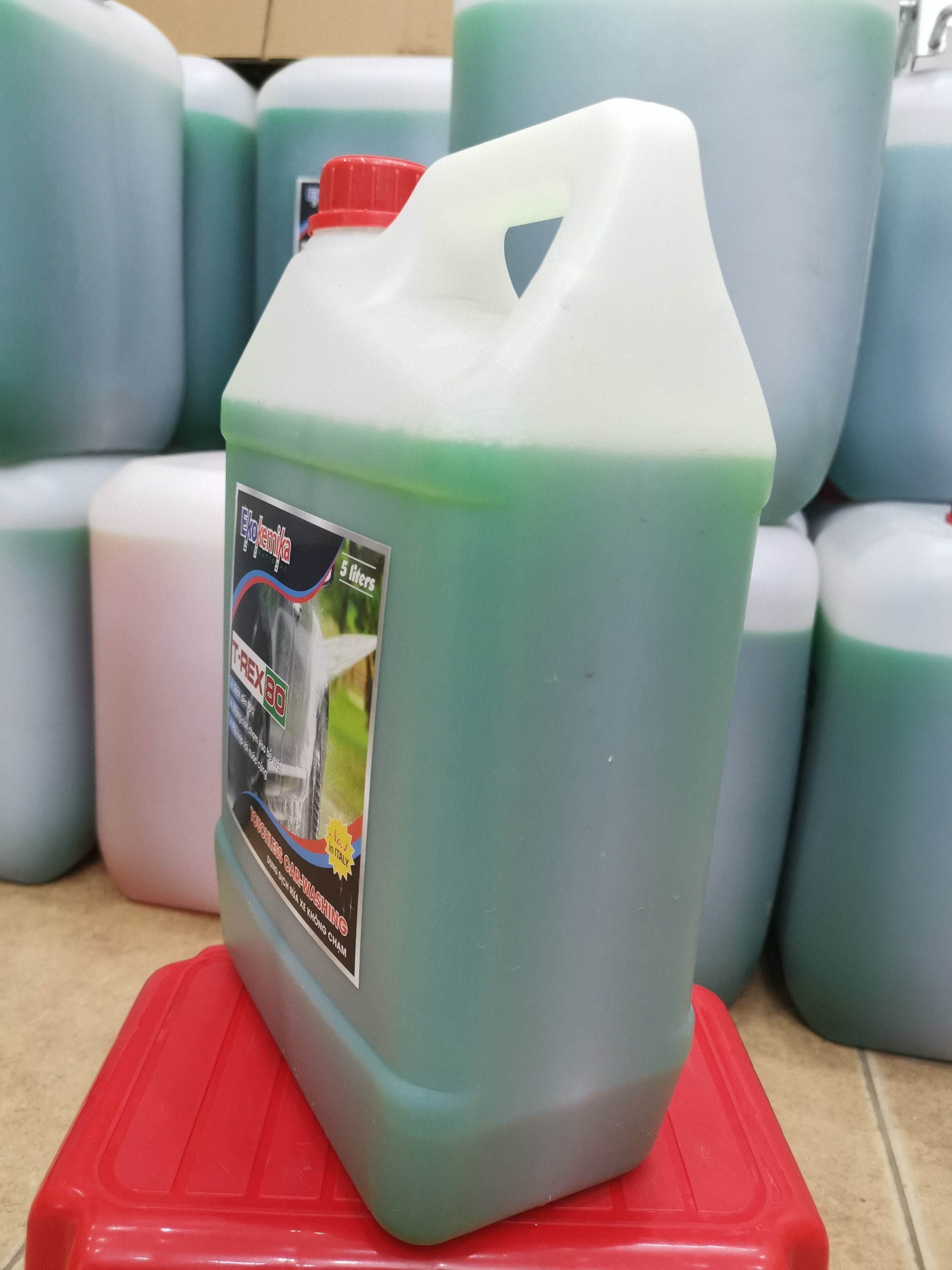 DUNG DỊCH RỬA XE KHÔNG CHẠM ĐẶC BIỆT EKOKEMIKA T-REX 80 -5L