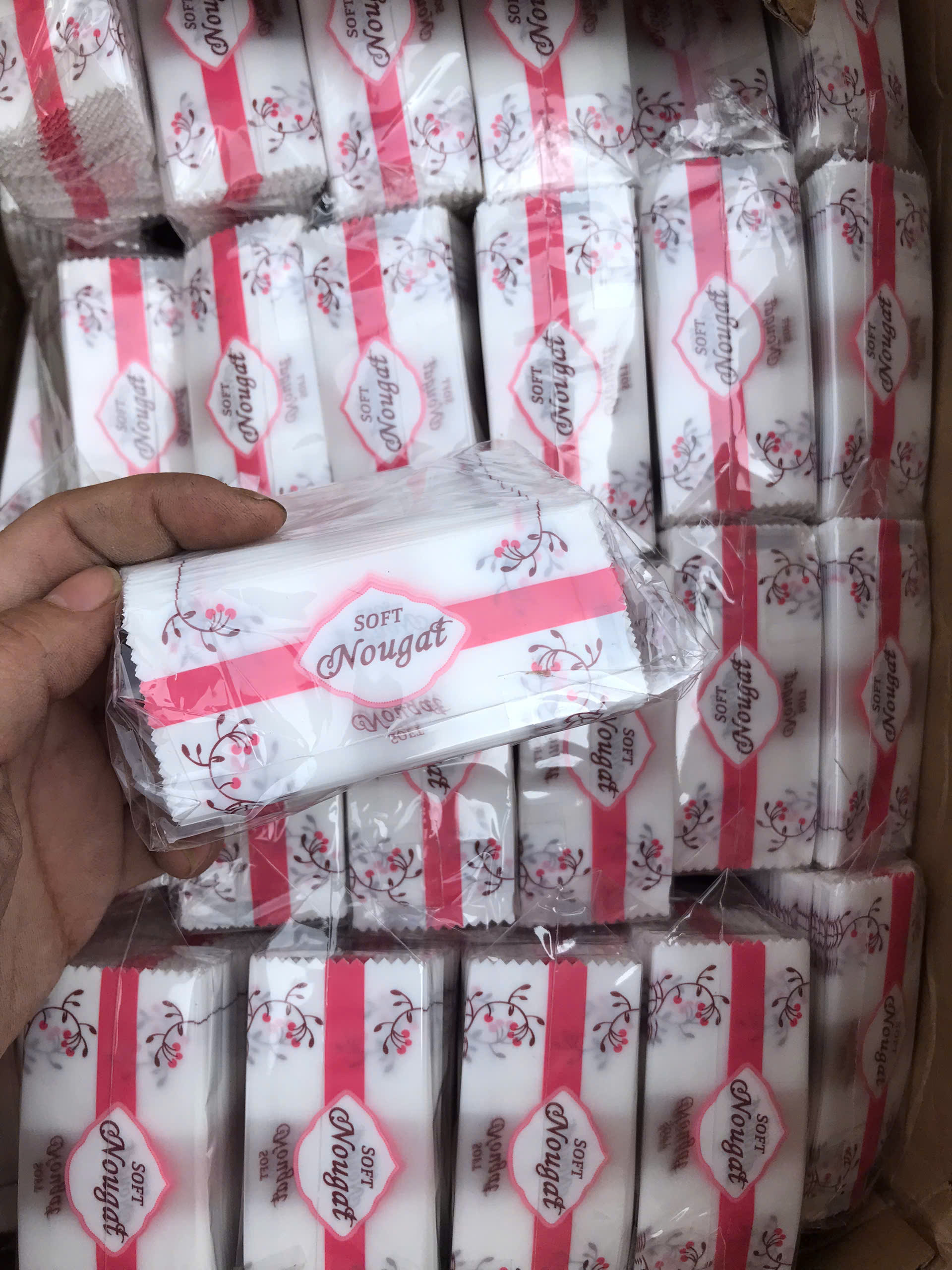 Túi đựng kẹo chữ Nougat 200c