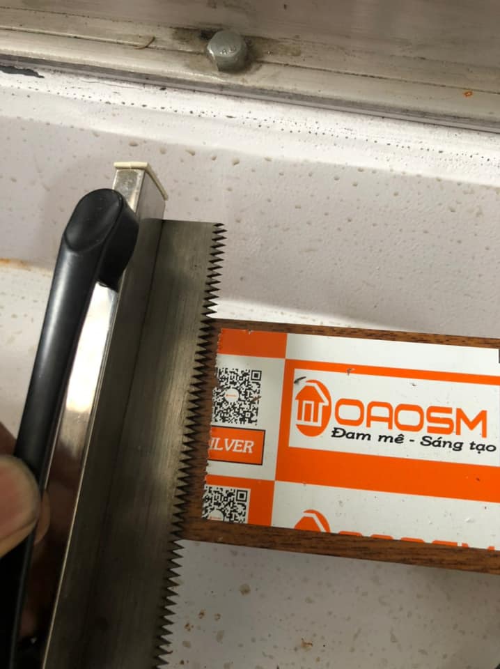 Dao cắt tem nhôm