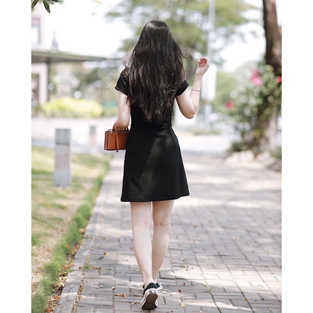 Đầm thun đen 2 nút Ruchan