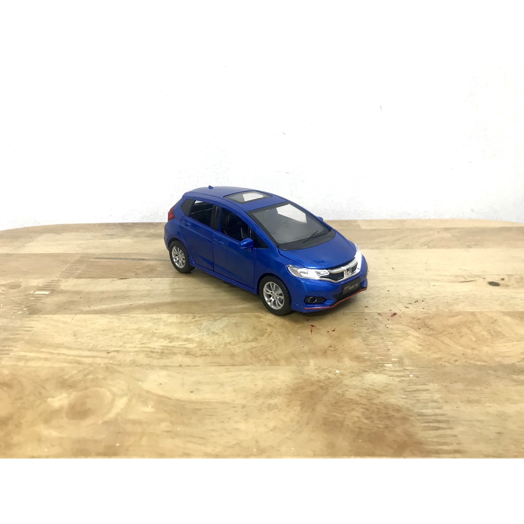 Mô hình xe Honda FIT _ Tỷ lệ 1:32