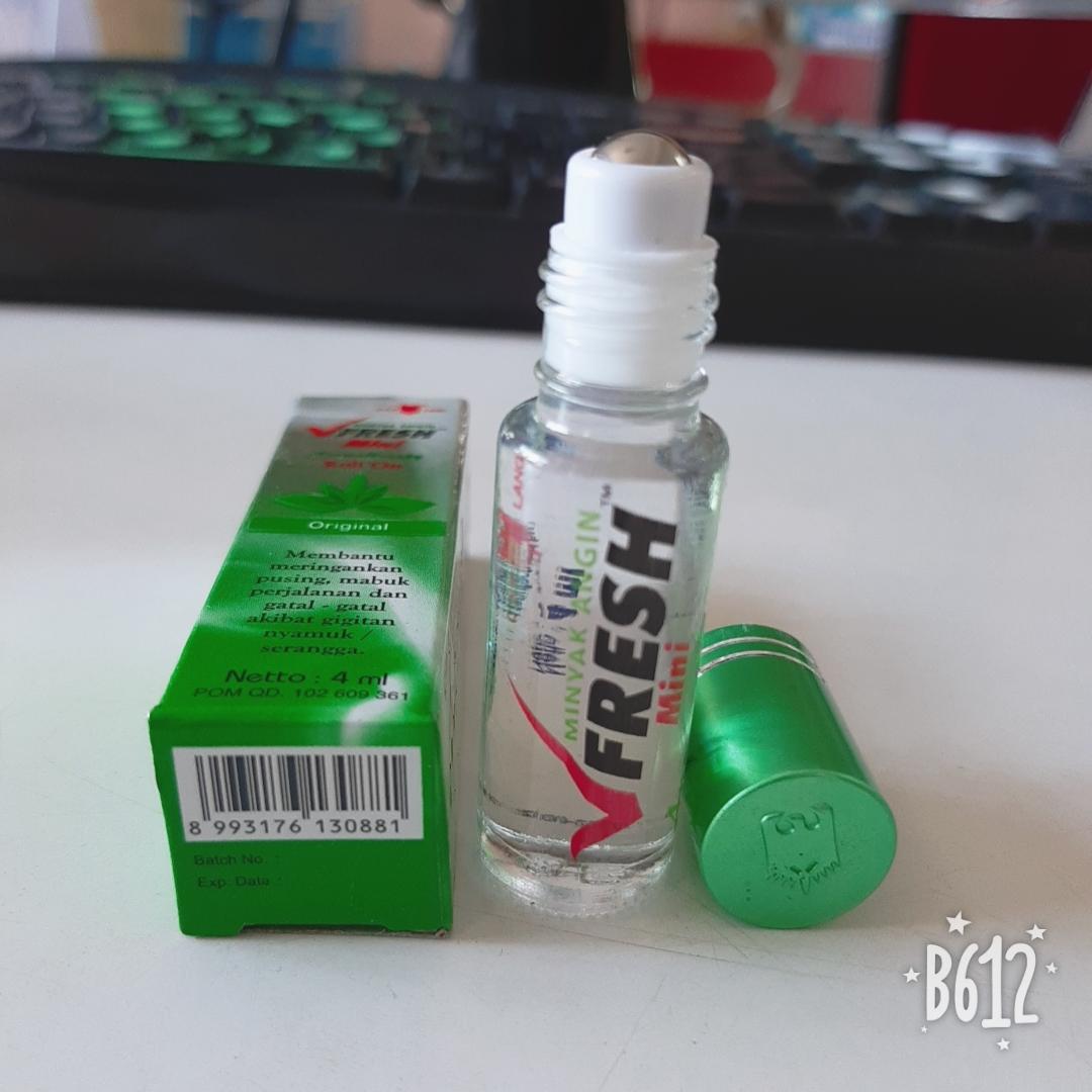 Dầu gió bi lăn thảo dược Vfresh Original Bạc Hà 4ml