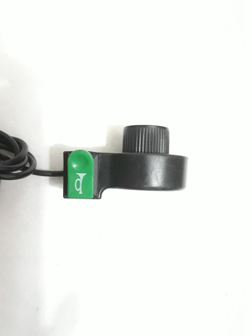 Công tắc nhấn  còi, chế pasin xe máy, xe điện