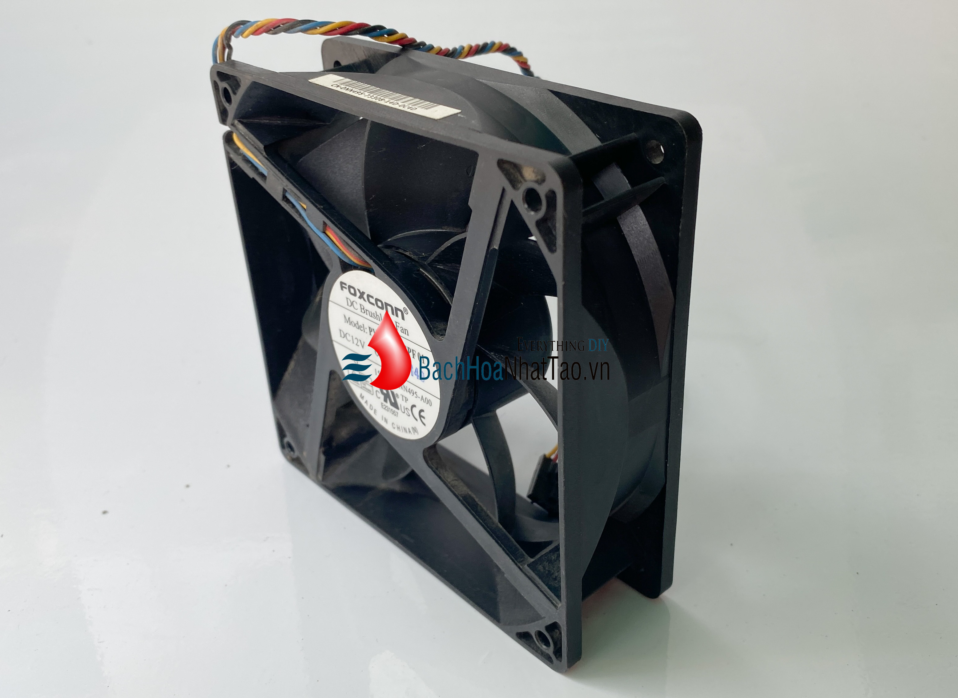 Quạt Foxconn 12v 12cm x 12cm vuông