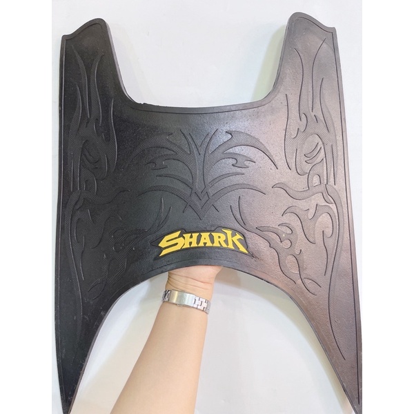 Thảm để chân xe SHARK, thảm cao su lót sàn Shark hàng đẹp
