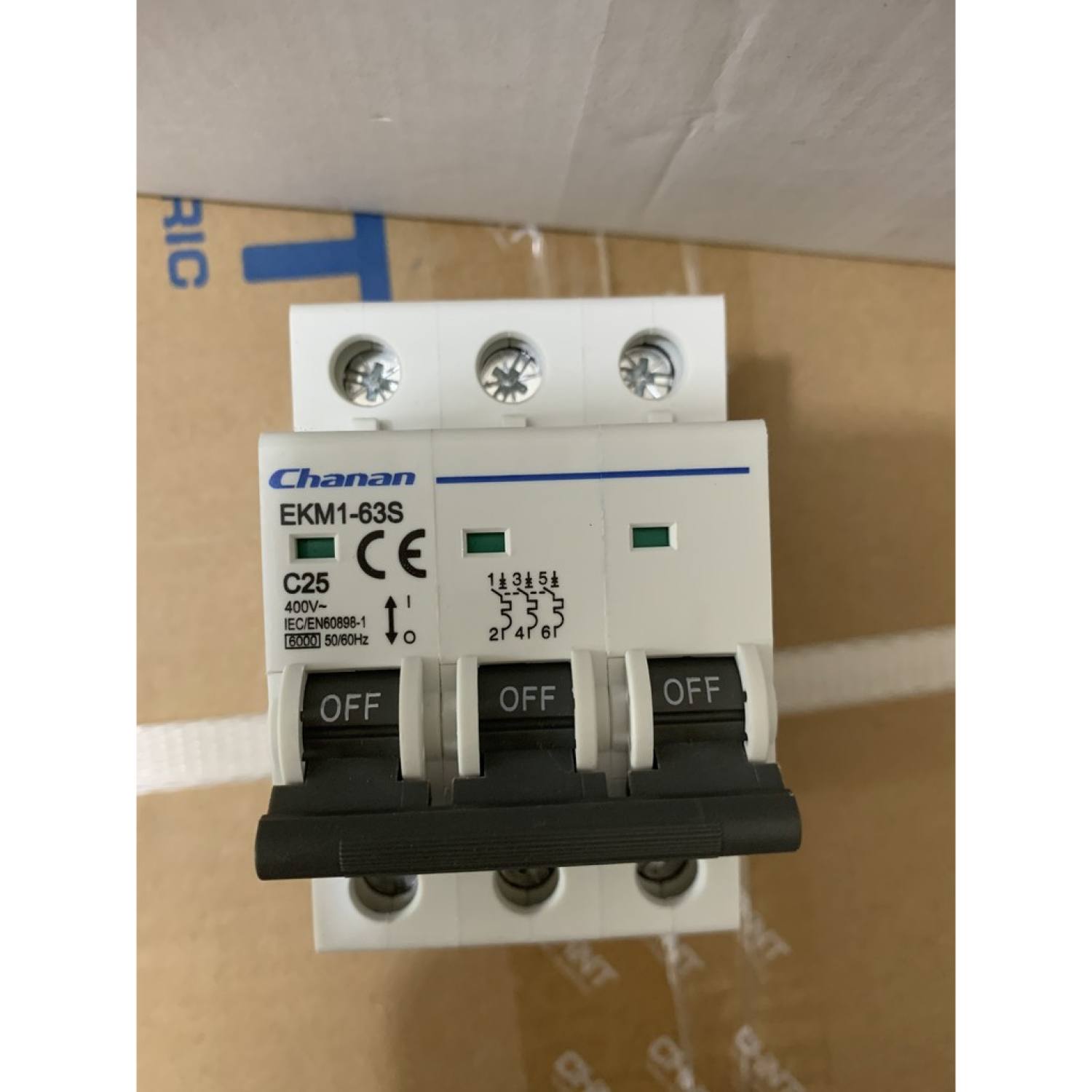 (CHANA) Atomat cài MCB EKM1 63S 3C