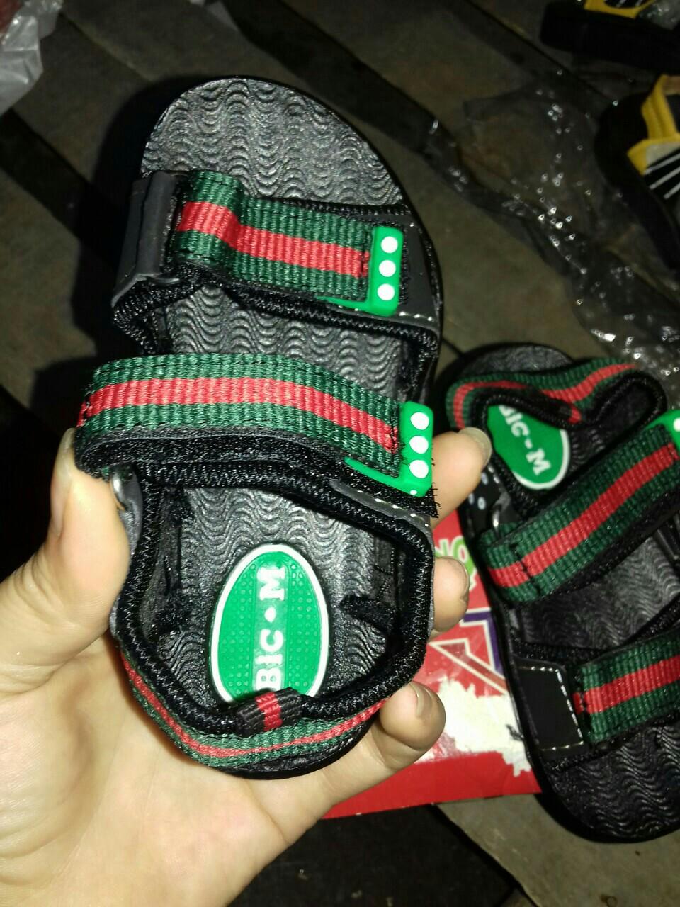 Dép Sandal bé trai vải dù 2-5 tuổi, 95k