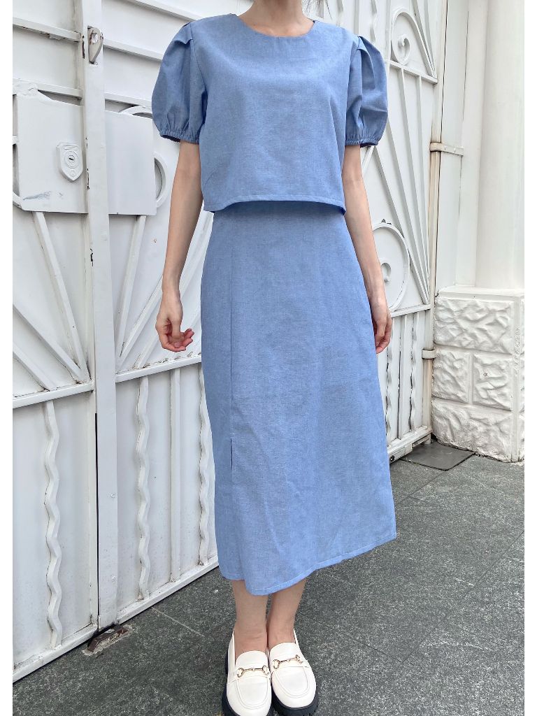 Set áo croptop phối chân váy xẻ Lovadova 23D03C004