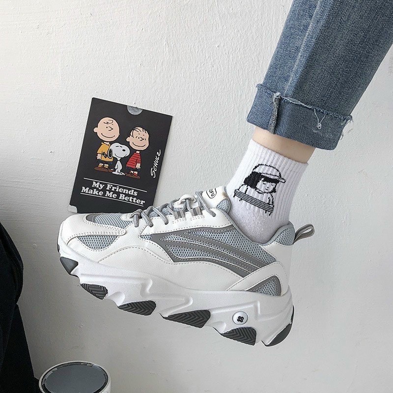 Giày sneaker phản quang dây kẻ mới