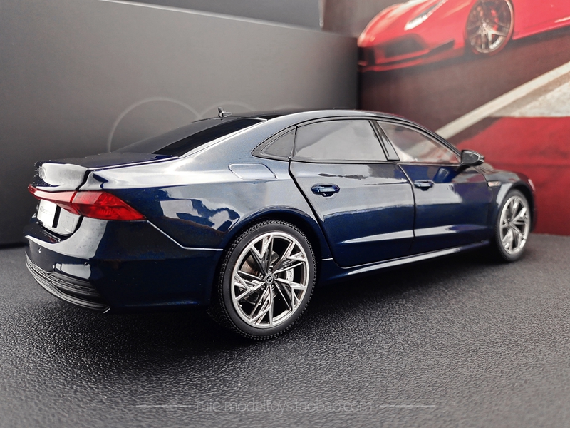 Mô hình xe sedan  Audi A7L  tỉ lệ 1:18