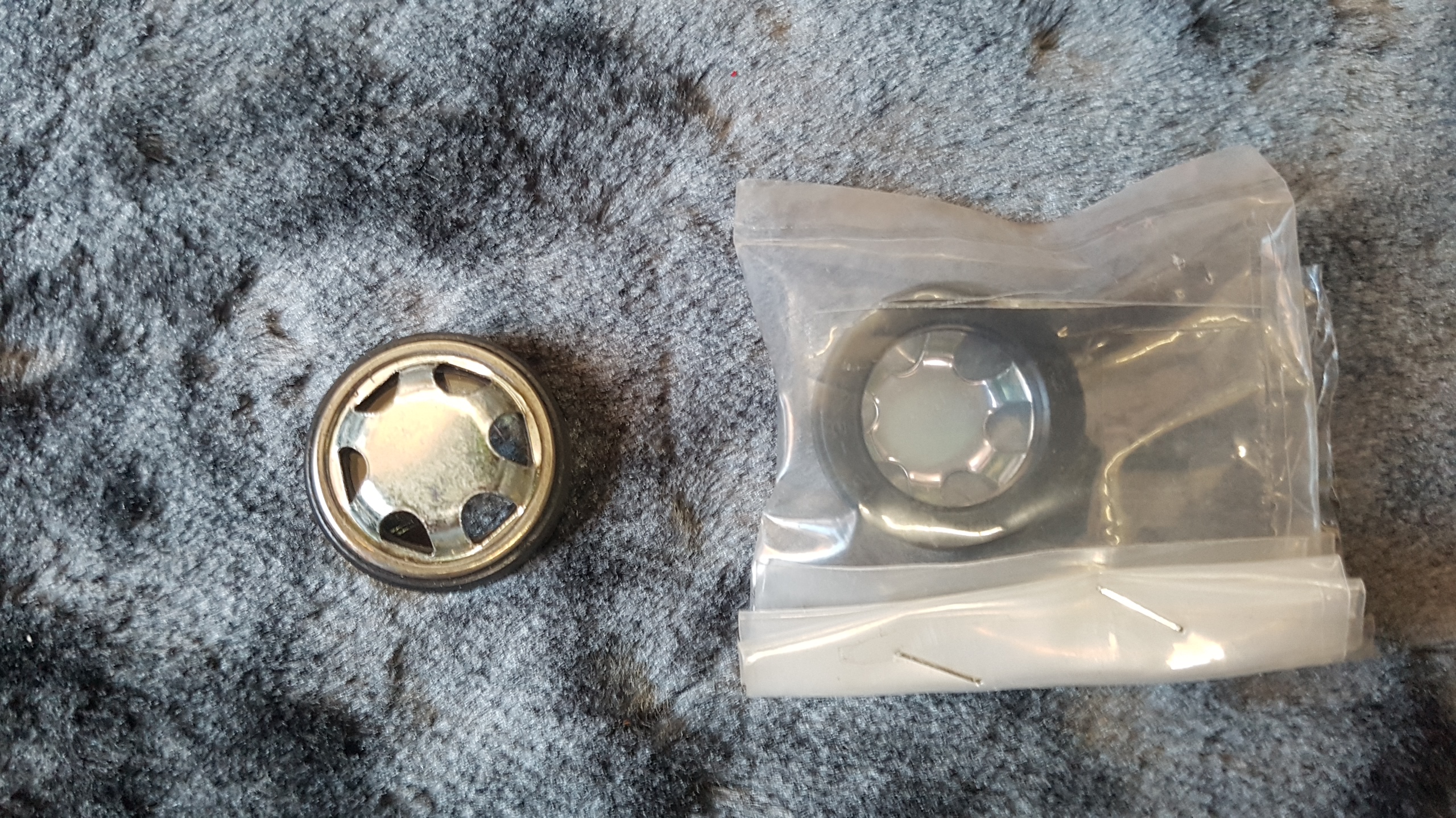 [HCM]Nắp thăm nhớt Raider FU (bxc)