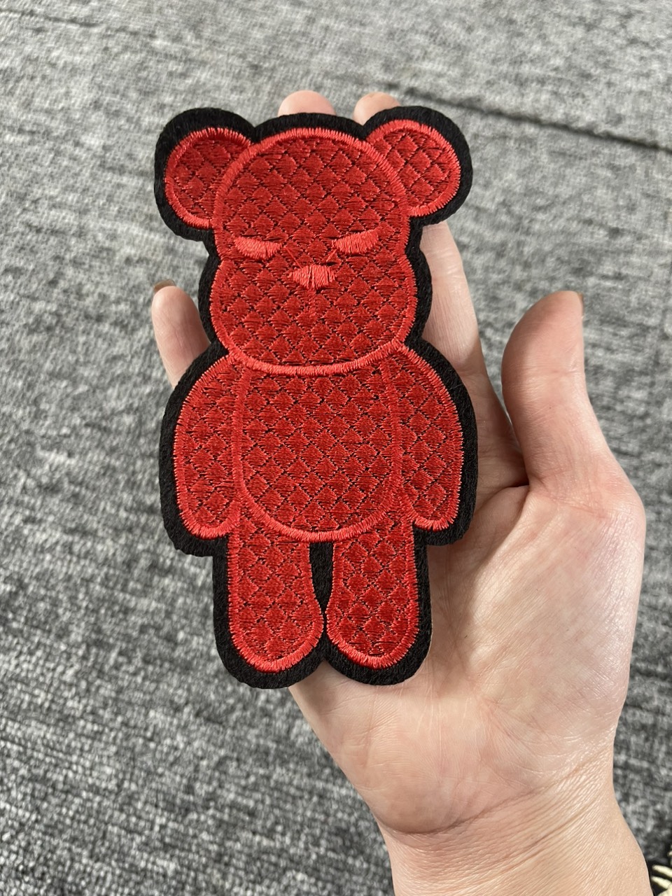 Miếng Sticker Thêu Ủi hình gấu bearbrick